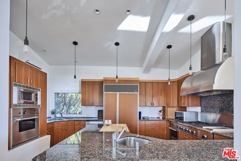 $4,175,000 | 3885 Rambla Orienta, Malibu, CA 90265