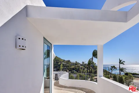 $4,175,000 | 3885 Rambla Orienta, Malibu, CA 90265