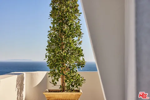 $4,175,000 | 3885 Rambla Orienta, Malibu, CA 90265