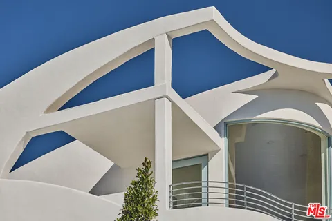 $4,175,000 | 3885 Rambla Orienta, Malibu, CA 90265