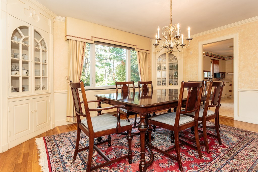 145 Pleasant Street Lexington, MA 02421 - Photo 4 of 12 Gallery Image 4