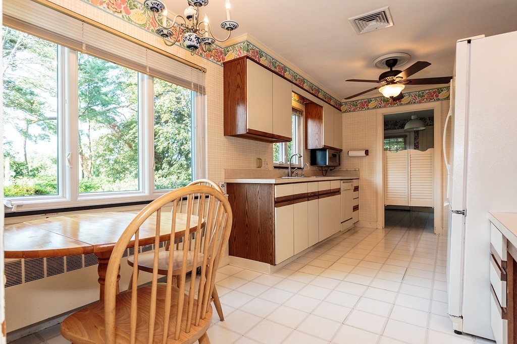 145 Pleasant Street Lexington, MA 02421 - Photo 6 of 12 Gallery Image 6