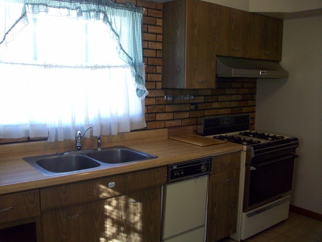 19-w043 East Oak Street Addison, IL 60101 - Photo 8 of 14