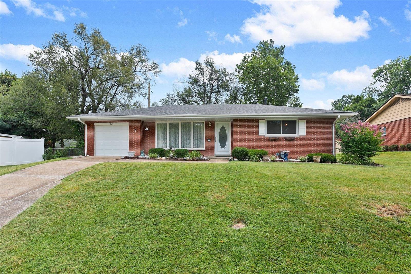 220 Ladue Road Belleville, IL 62223 - Photo 1 of 40 Gallery Image 1