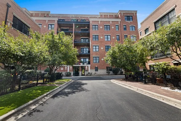 $489,900 | 2811 North Bell Avenue, Unit 408, Chicago, IL 60618