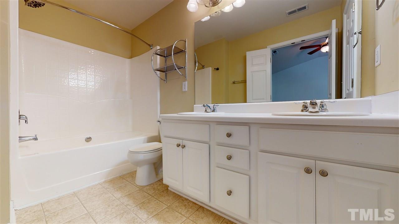 8224 Clasara Circle Raleigh, NC 27613 - Photo 13 of 30