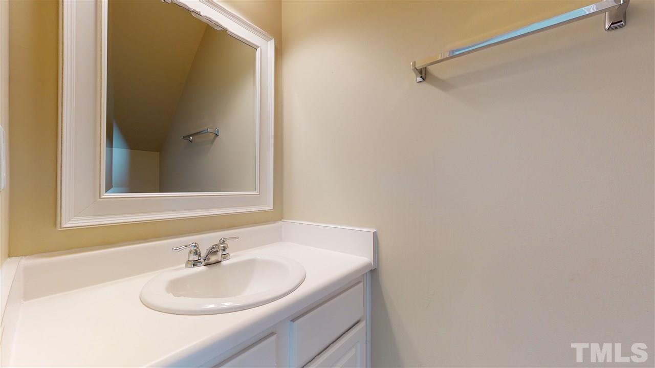 8224 Clasara Circle Raleigh, NC 27613 - Photo 10 of 30