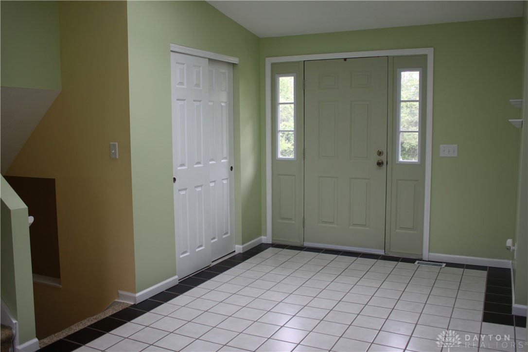 2029 Hanes Road Beavercreek, OH 45432 - Photo 4 of 30
