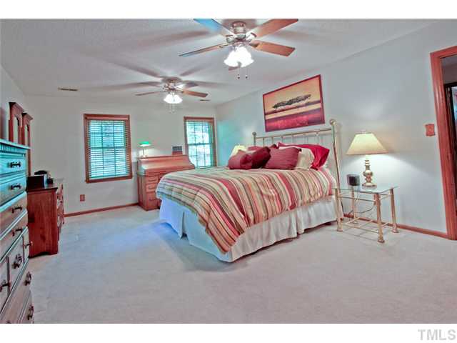 8704 Wellsley Way Raleigh, NC 27613 - Photo 8 of 15