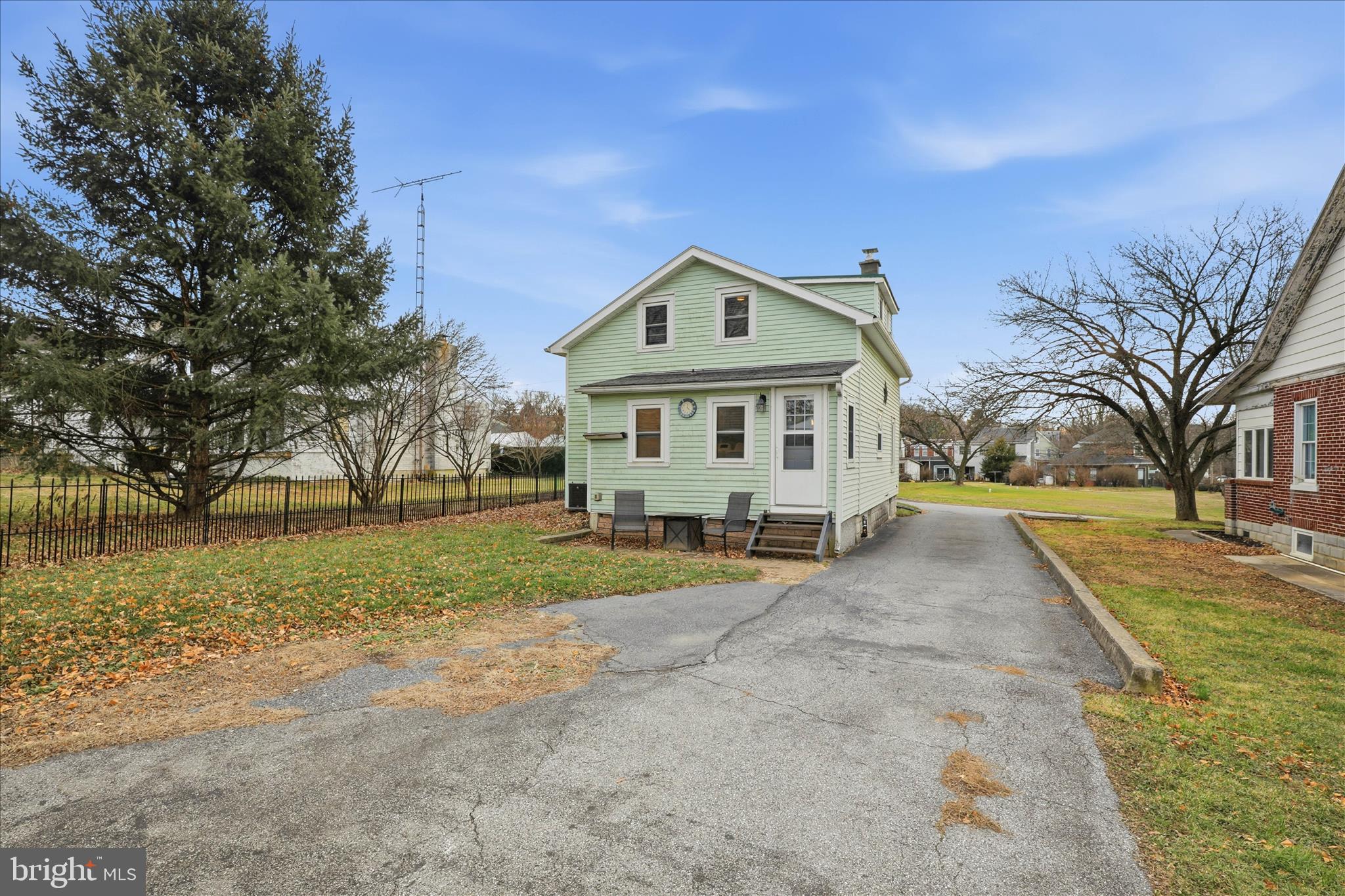 433 Elwyn Terrace Manheim, PA 17545 - Photo 27 of 39 Patio in back
