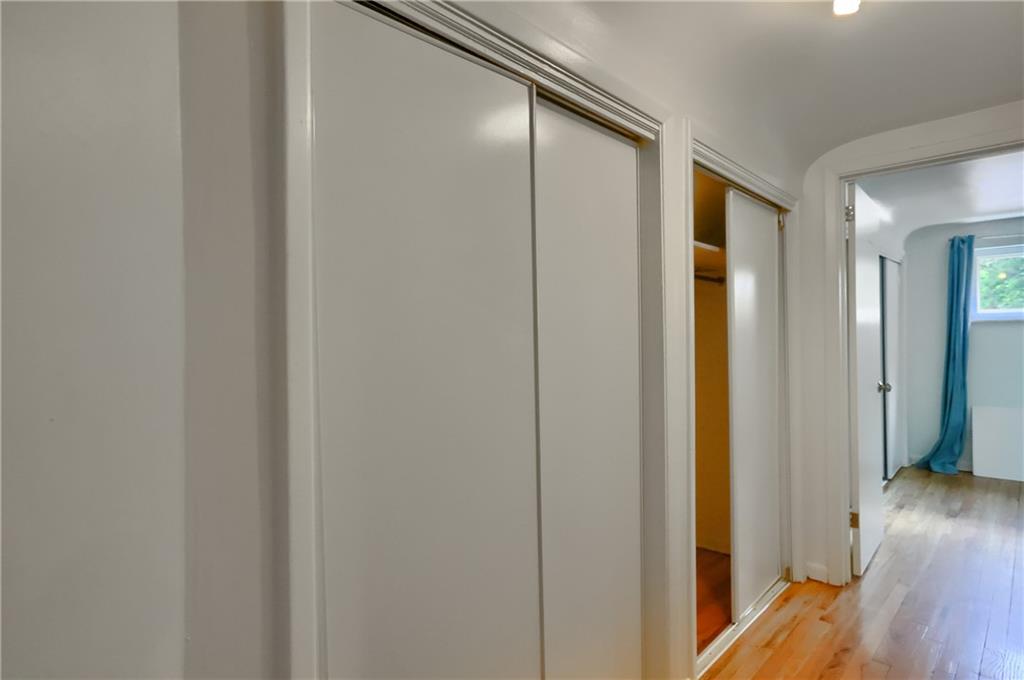 5504 Rippey Place Pittsburgh, PA 15206 - Photo 18 of 37 Hallway view