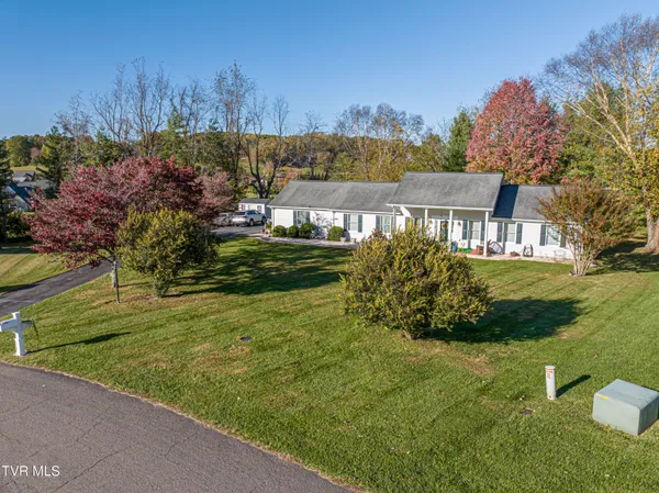 $443,800 | 19230 Sterling Drive, Abingdon, VA 24211