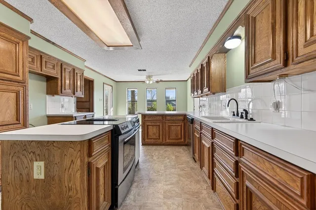 $305,000 | 1111 Hillside Drive, Athens, TX 75751