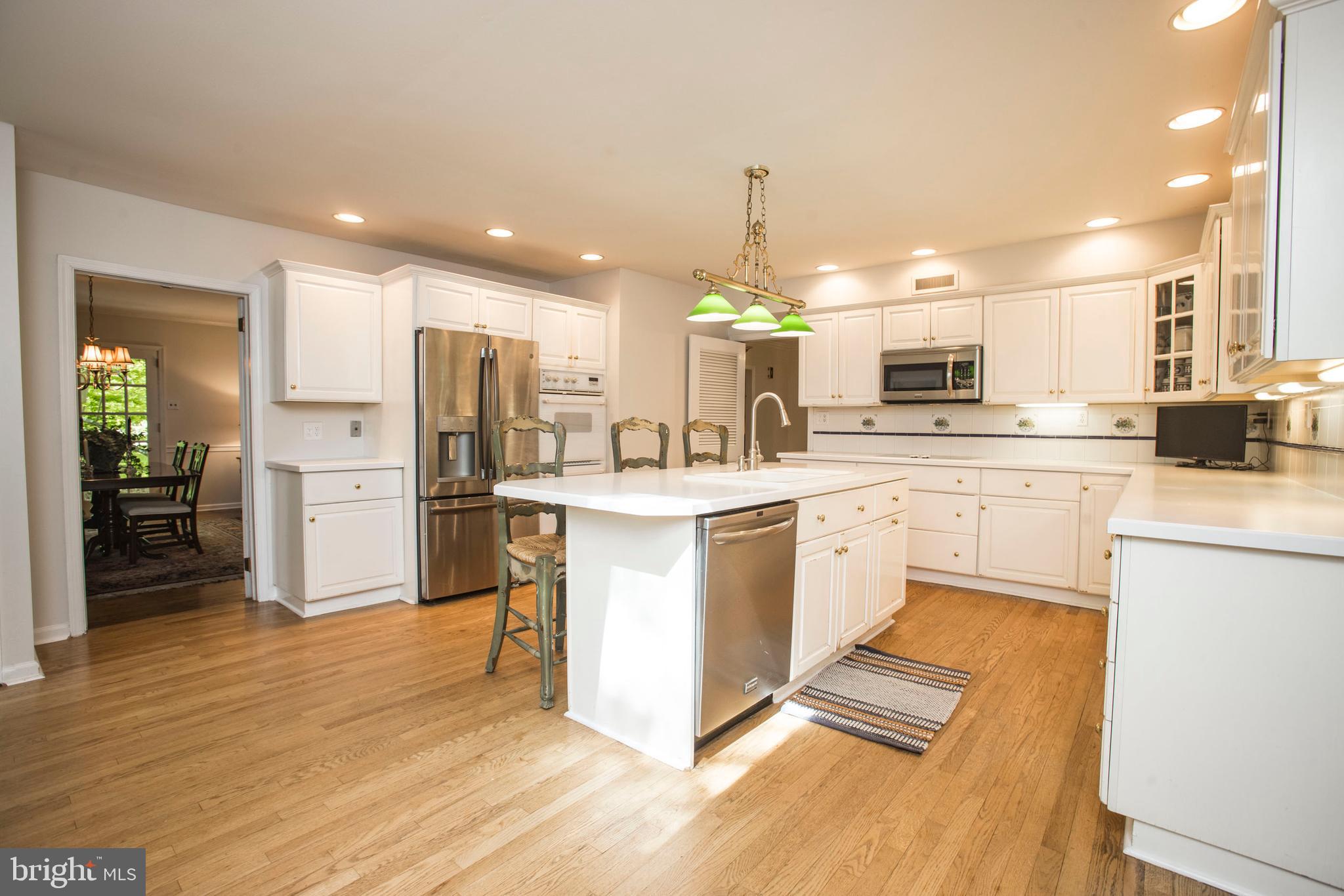 6 James Thomas Road Malvern, PA 19355 - Photo 16 of 37 Bright Spacious Kitchen