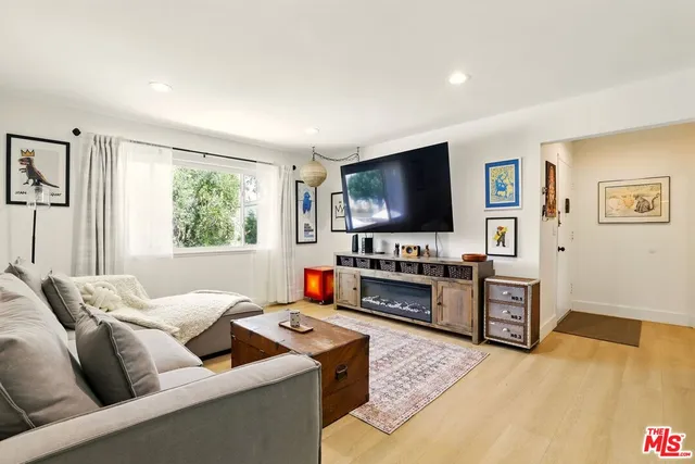 $325,000 | 11813 Runnymede Street, Unit 36, North Hollywood, CA 91605