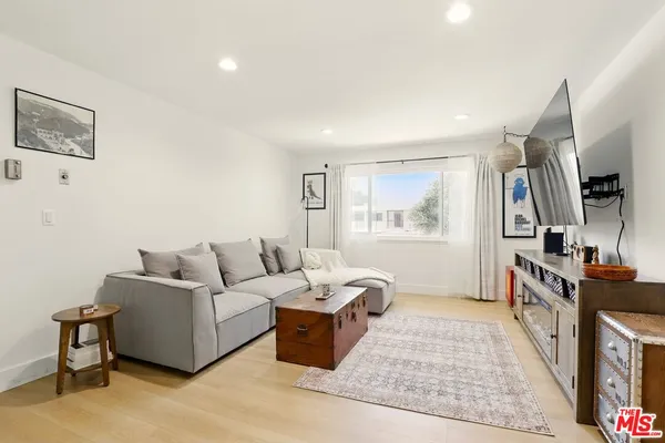 $315,000 | 11813 Runnymede Street, Unit 36, North Hollywood, CA 91605