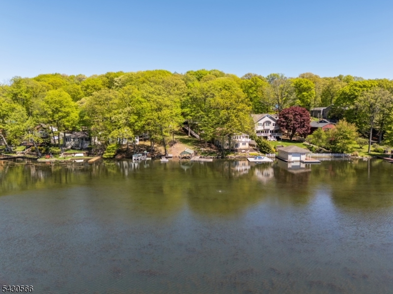 8 Oneida Avenue Hopatcong, NJ 07843 - Photo 4 of 15