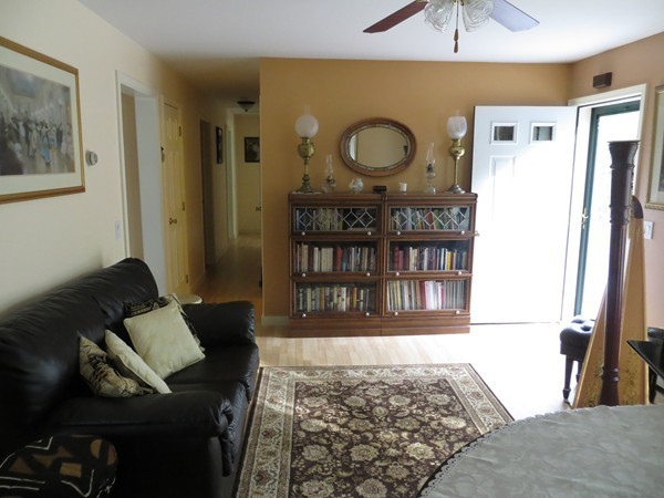 142 Ragged Hill Road Hubbardston, MA 01452 - Photo 2 of 25 Gallery Image 2