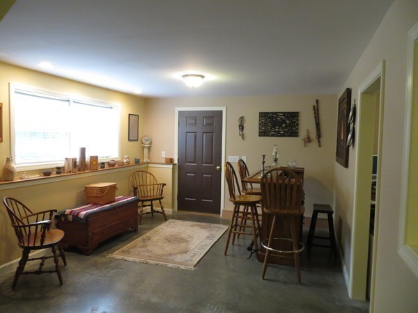 142 Ragged Hill Road Hubbardston, MA 01452 - Photo 7 of 25 Gallery Image 7