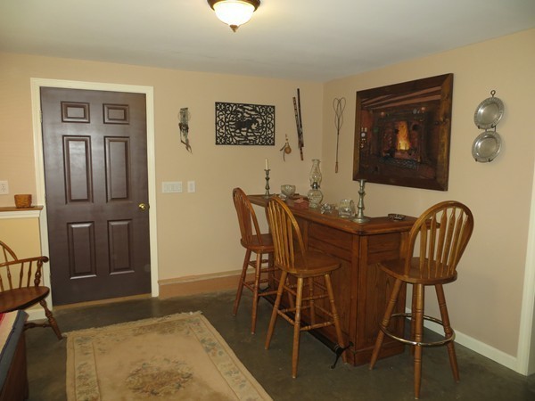 142 Ragged Hill Road Hubbardston, MA 01452 - Photo 8 of 25 Gallery Image 8