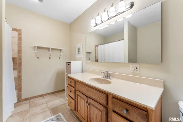 $1,899,000 | 13934 Century Oak Drive, Geneseo, IL 61254