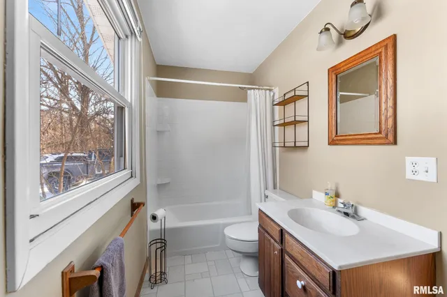 $1,899,000 | 13934 Century Oak Drive, Geneseo, IL 61254