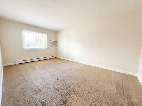 $1,625 | 915 Westmoreland Drive, Unit 9, Vernon Hills, IL 60061