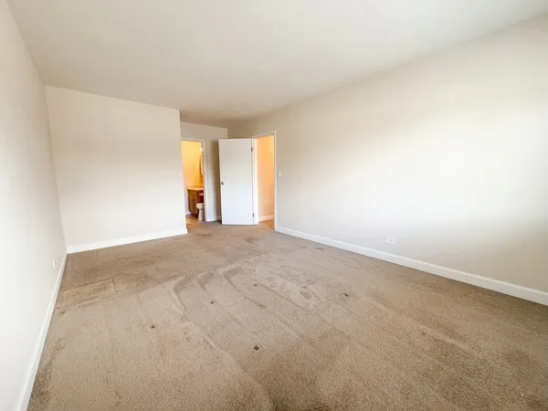 $1,625 | 915 Westmoreland Drive, Unit 9, Vernon Hills, IL 60061