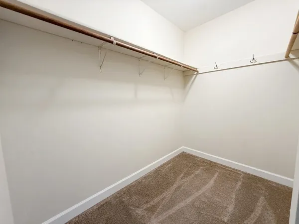 $1,625 | 915 Westmoreland Drive, Unit 9, Vernon Hills, IL 60061