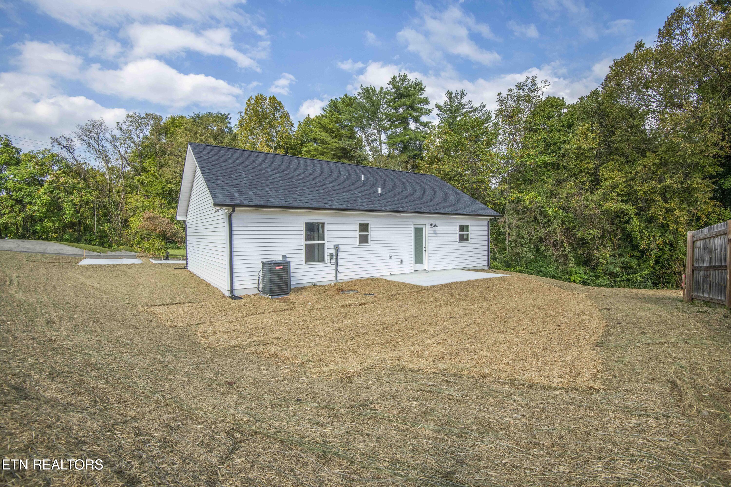 94 Wedgewood Road Oak Ridge, TN 37830 - Photo 36 of 41 36_1