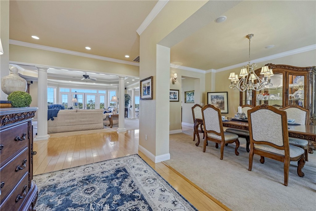 11126 Livingston Cressey Road Livingston, CA 95334 - Photo 17 of 75 Entry way with open plan into dining room