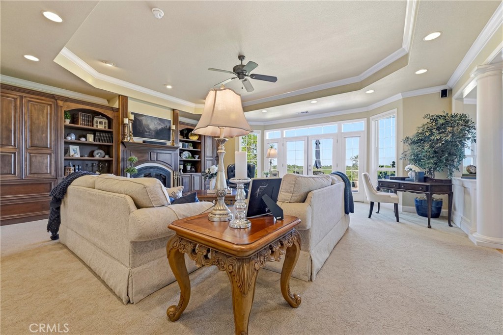 11126 Livingston Cressey Road Livingston, CA 95334 - Photo 20 of 75 Large family with fireplace and built in cabinets