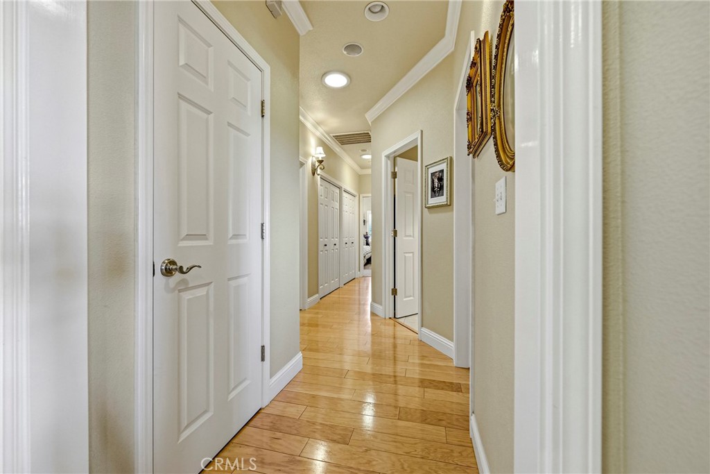 11126 Livingston Cressey Road Livingston, CA 95334 - Photo 24 of 75 Hallway to bedrooms with natural skylight.