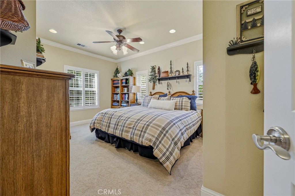 11126 Livingston Cressey Road Livingston, CA 95334 - Photo 27 of 75 End of hall bedroom with large windows
