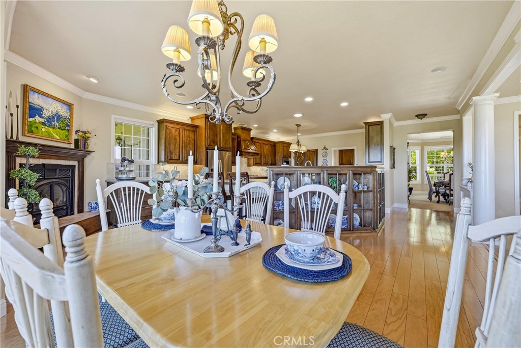 11126 Livingston Cressey Road Livingston, CA 95334 - Photo 41 of 75 Breakfast nook looking into kitchen