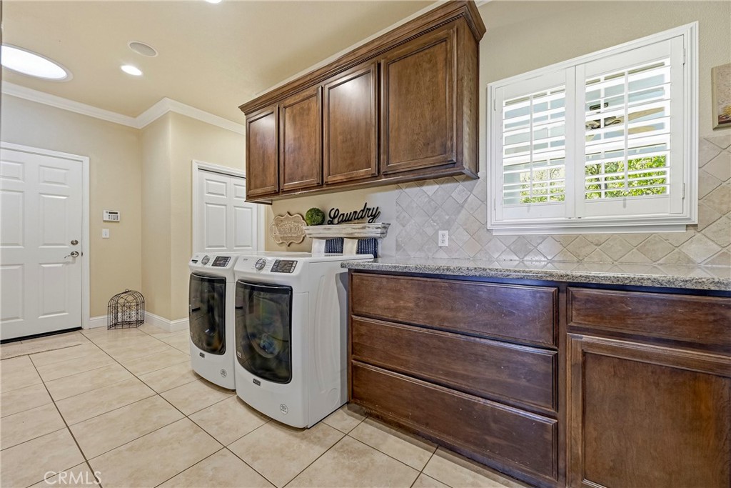 11126 Livingston Cressey Road Livingston, CA 95334 - Photo 43 of 75 Laundry & mud room room