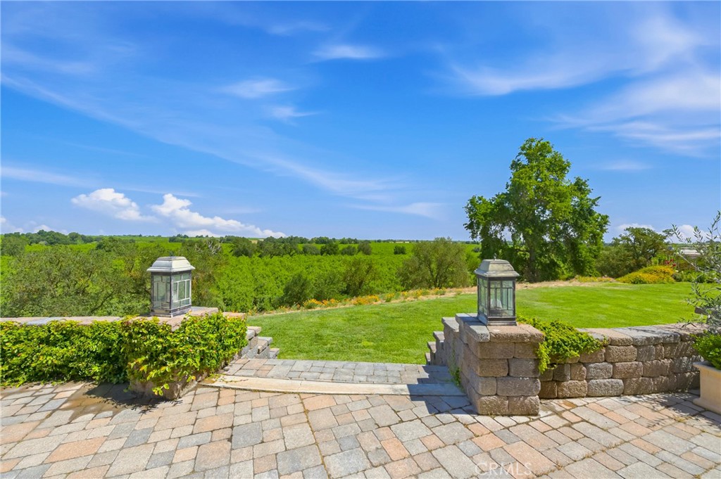 11126 Livingston Cressey Road Livingston, CA 95334 - Photo 52 of 75 Old world pavers & wall on back patio