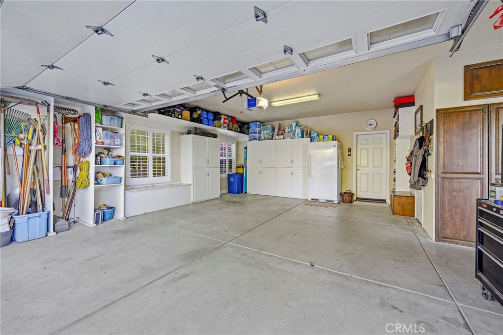 11126 Livingston Cressey Road Livingston, CA 95334 - Photo 74 of 75 Double garage door with entry into laundry