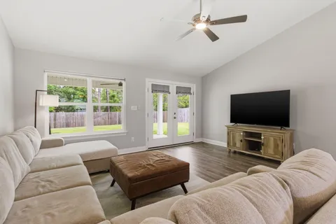 $348,900 | 5624 Charter Circle, Gulf Breeze, FL 32563
