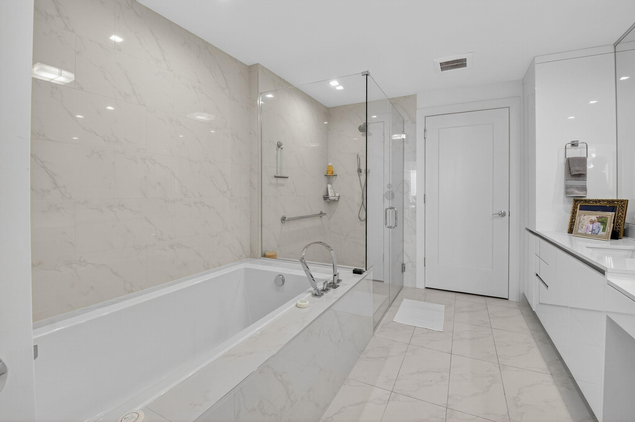 20155 Boca W Drive, Unit C205 Boca Raton, FL 33434 - Photo 25 of 122 25-web-or-mls-DSC_2651