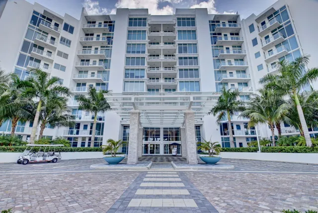 $2,725,000 | 20155 Boca W Drive, Unit C205, Boca Raton, FL 33434