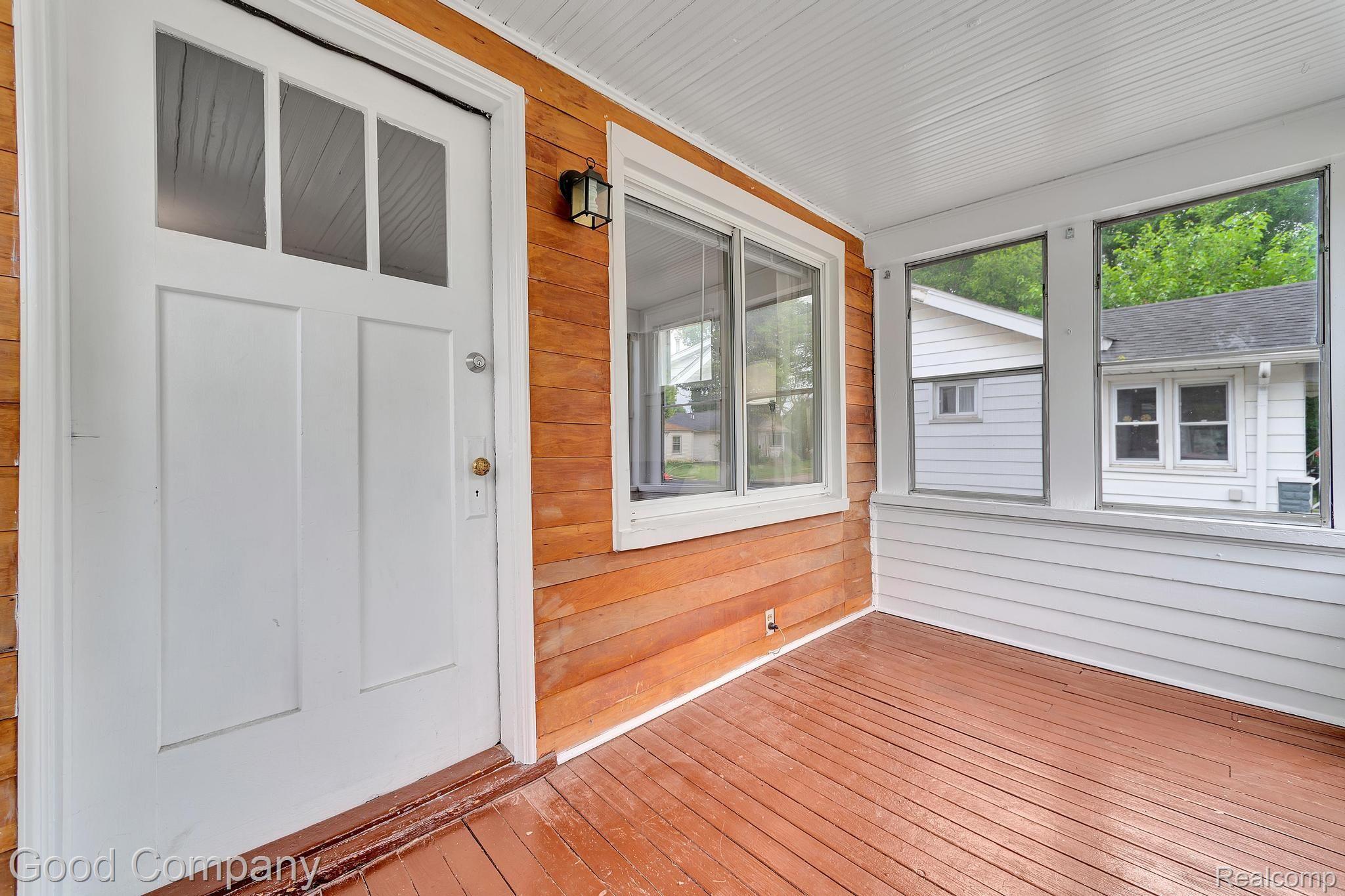 2104 Romeo Street Ferndale, MI 48220 - Photo 3 of 26 Enclosed front porch