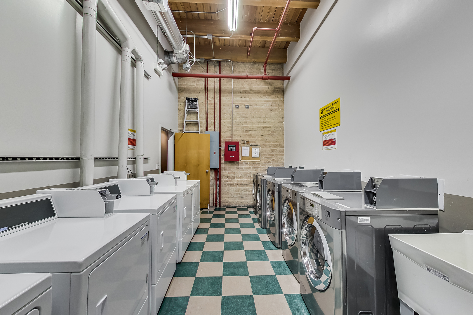 1733 West Irving Park Road, Unit 217 Chicago, IL 60613 - Photo 21 of 26 Gallery Image 21