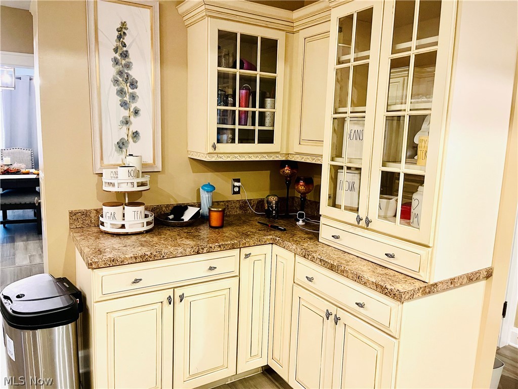 936 Cambridge Road Cleveland Heights, OH 44121 - Photo 7 of 23