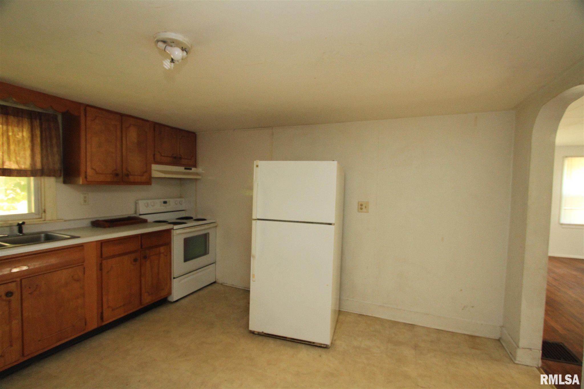 1123 North Bond Street Springfield, IL 62702 - Photo 7 of 11 Gallery Image 7