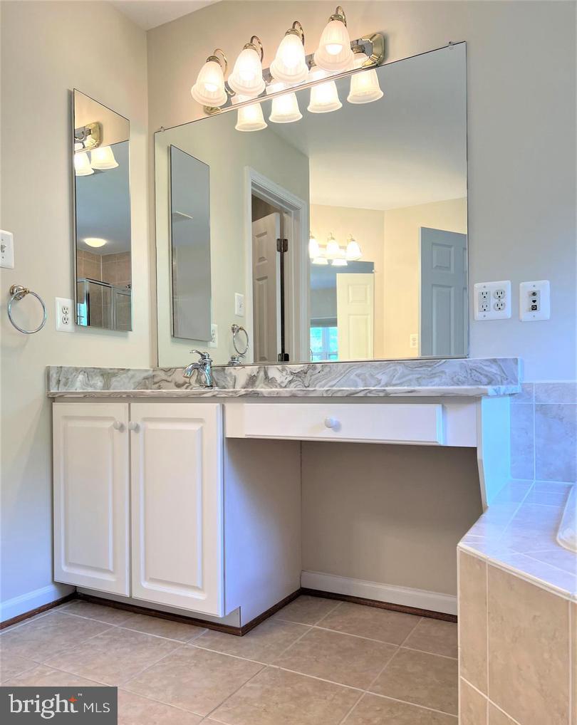 7317 Hampton Manor Place Springfield, VA 22150 - Photo 13 of 29