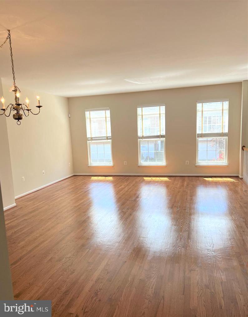 7317 Hampton Manor Place Springfield, VA 22150 - Photo 3 of 29