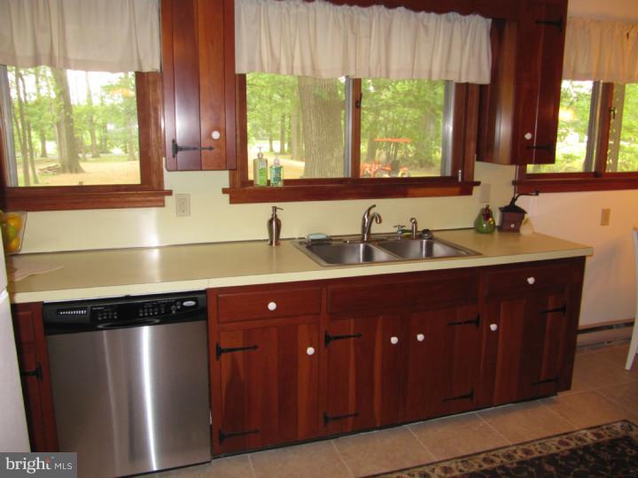707 Middle Road Perkasie, PA 18944 - Photo 7 of 22 Kitchen
