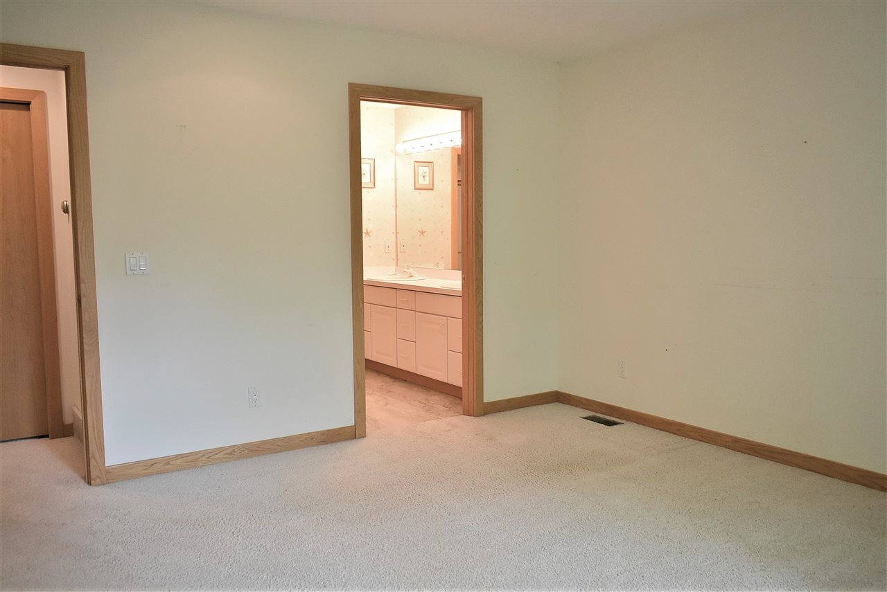 6501 Mission Ridge Traverse City, MI 49686 - Photo 13 of 45 1875120-12.JPG