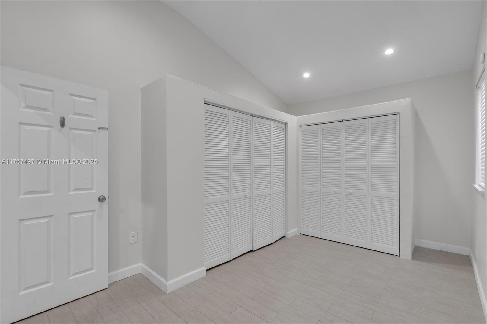 5736 Southwest 31st Street Miami, FL 33155 - Photo 11 of 32